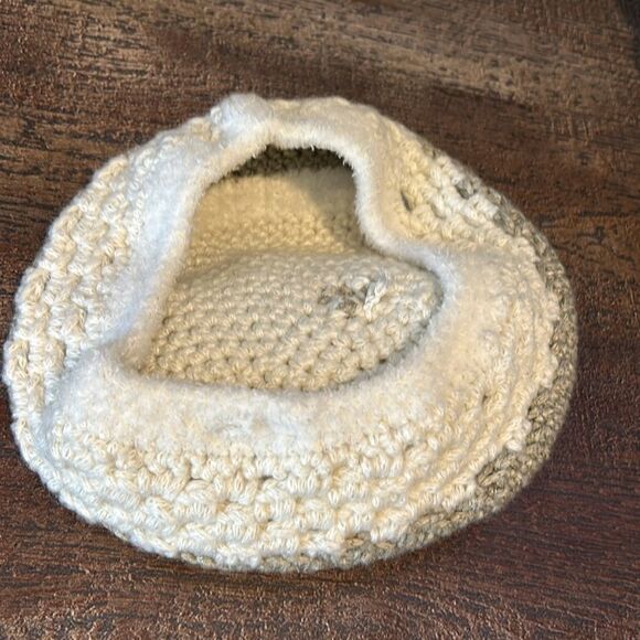 DMC Girls White & Gray Knitted Character Beret Hat with Puppy Plushy - Picture 2 of 6